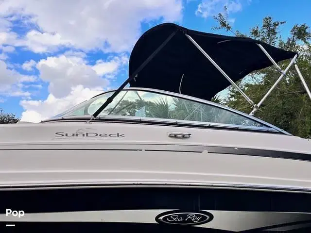 2010 Sea Ray 220 sundeck