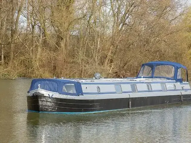 Viking Canal Boats 65 x 12 06 2 Bed Wide Beam