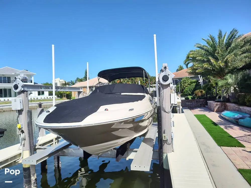 2005 Sea Ray 240 sundeck