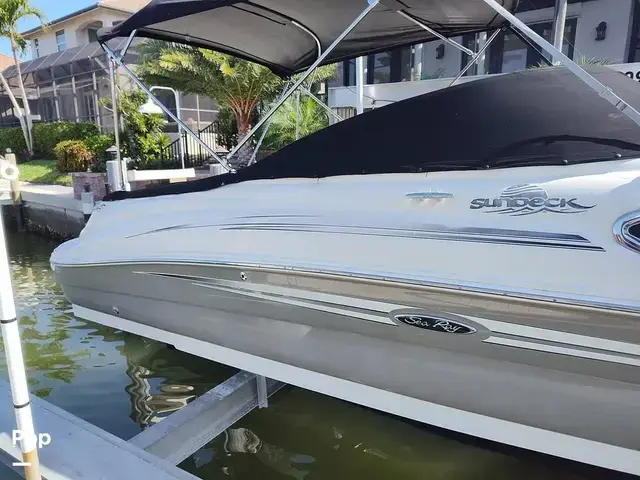 Sea Ray 240 Sundeck