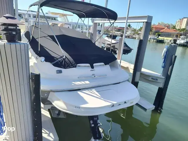 Sea Ray 240 Sundeck