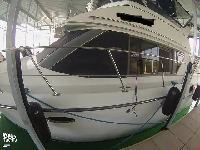 Carver 370 Aft Cabin