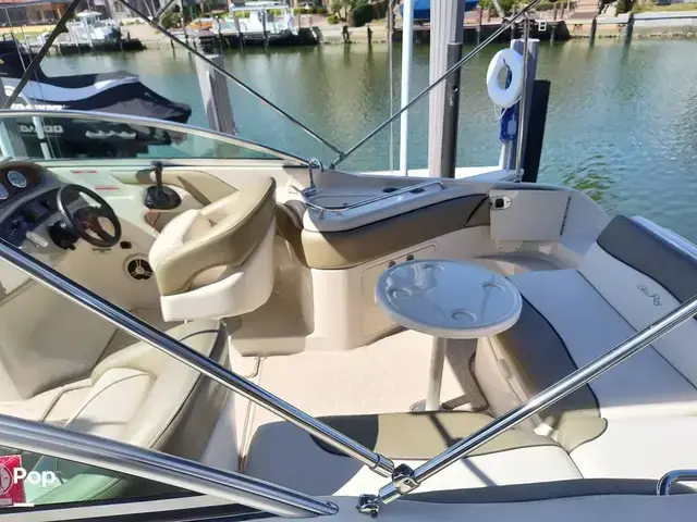 Sea Ray 240 Sundeck