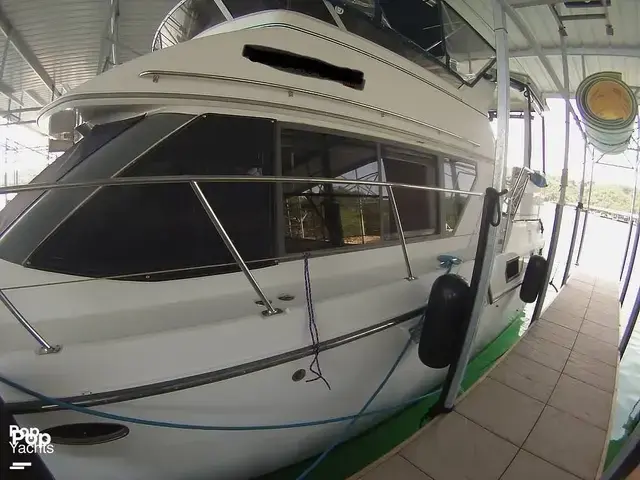 Carver 370 Aft Cabin