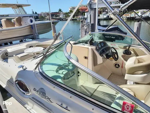 Sea Ray 240 Sundeck