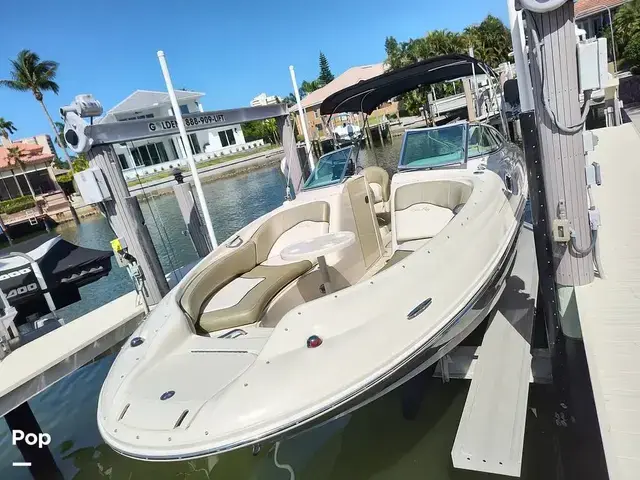 Sea Ray 240 Sundeck