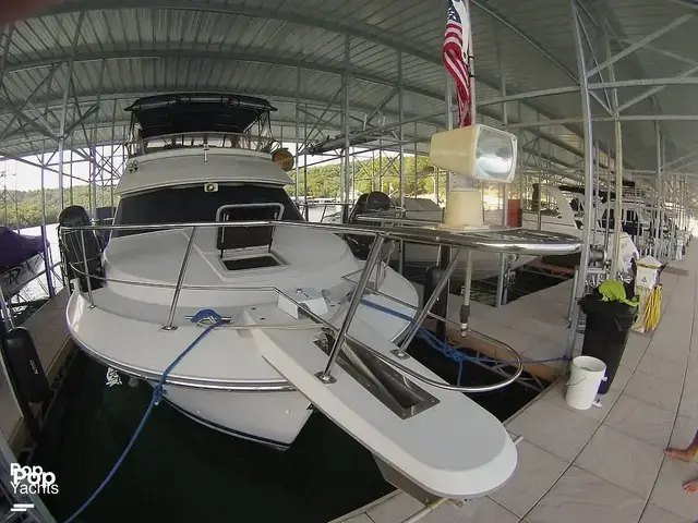 Carver 370 Aft Cabin