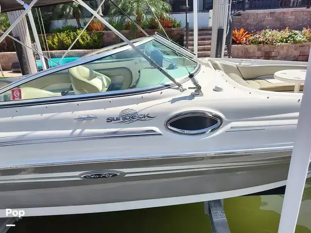 Sea Ray 240 Sundeck