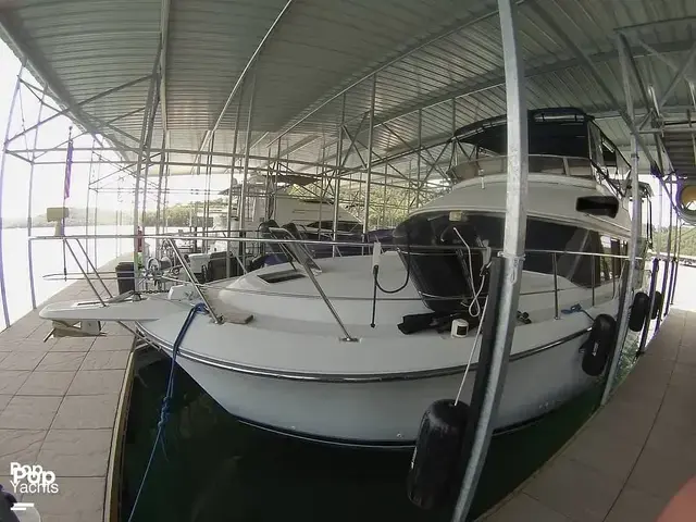 Carver 370 Aft Cabin