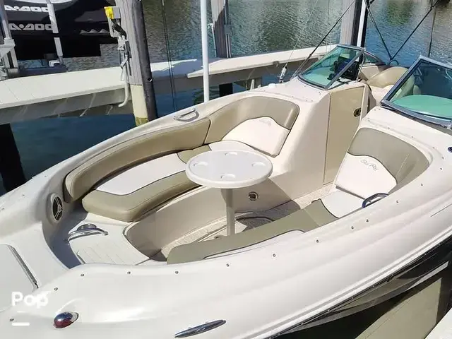 Sea Ray 240 Sundeck