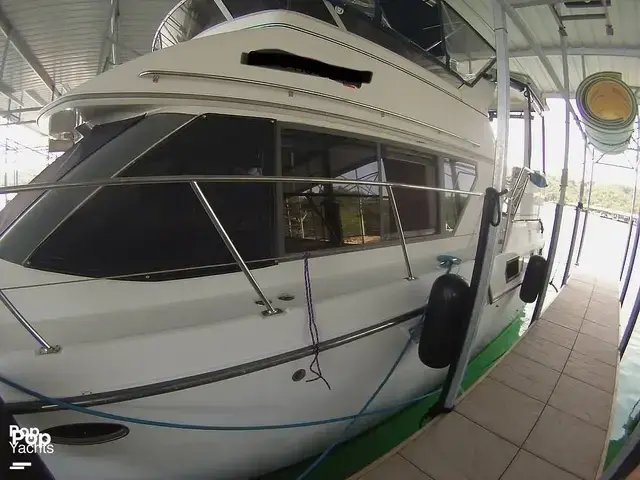 Carver 370 Aft Cabin