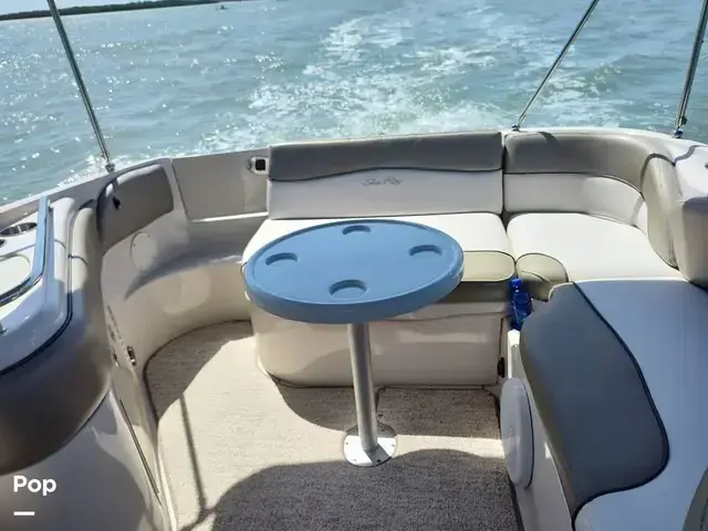 Sea Ray 240 Sundeck