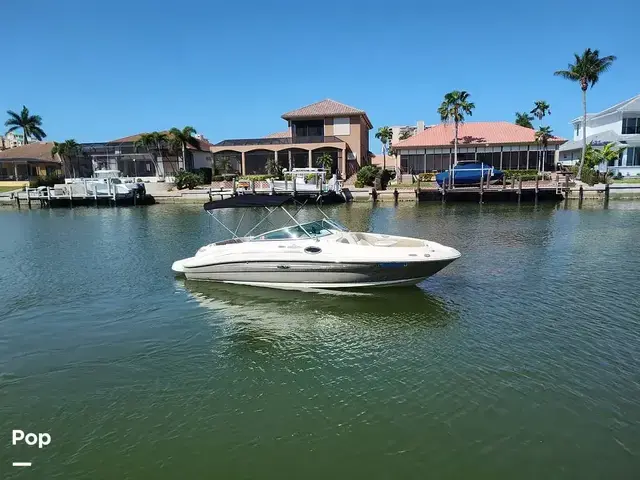 Sea Ray 240 Sundeck