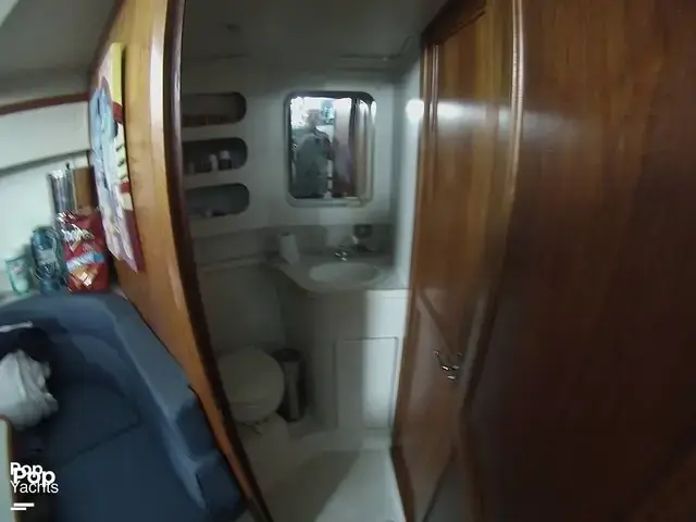 Carver 370 Aft Cabin