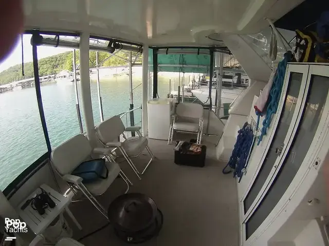 Carver 370 Aft Cabin