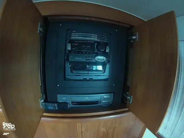 Carver 370 Aft Cabin