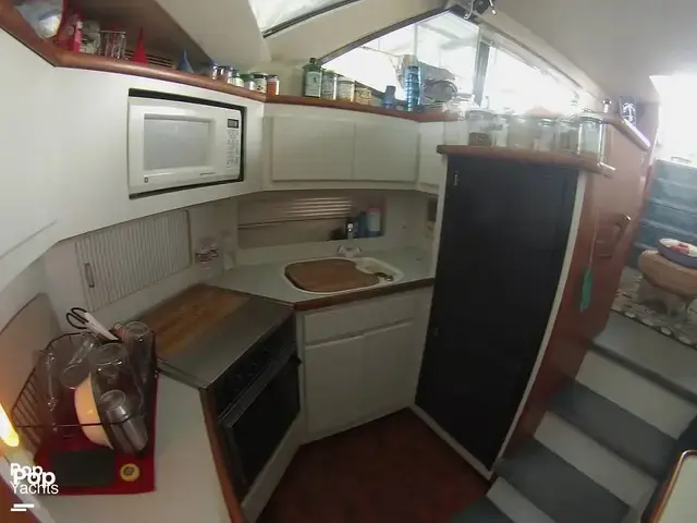 Carver 370 Aft Cabin