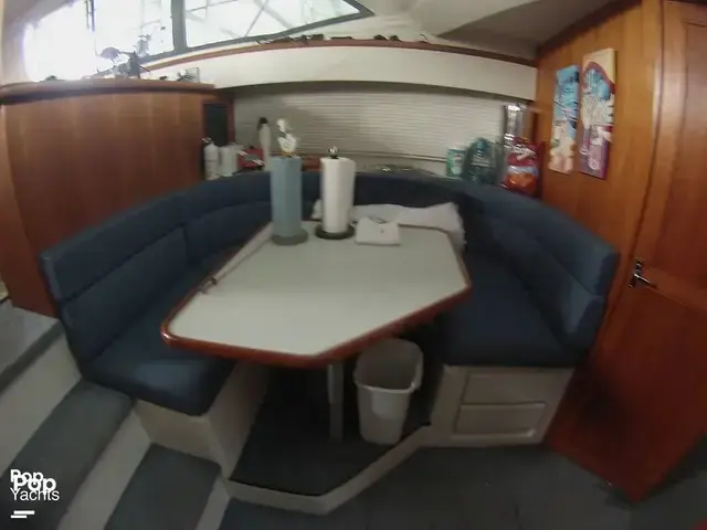 Carver 370 Aft Cabin