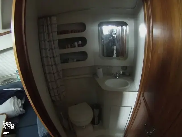 Carver 370 Aft Cabin