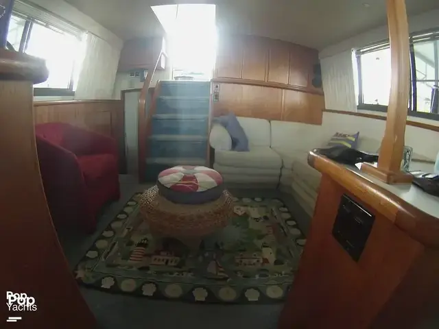 Carver 370 Aft Cabin