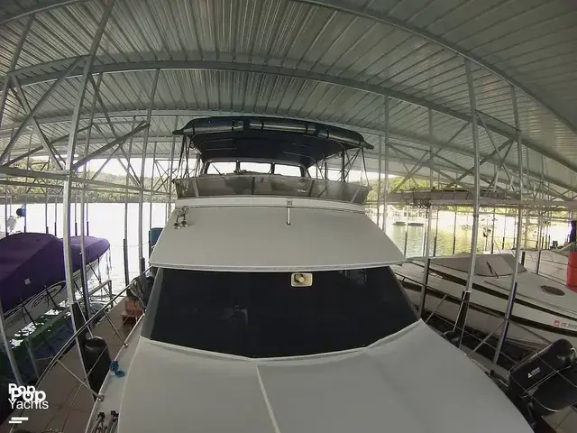 Carver 370 Aft Cabin