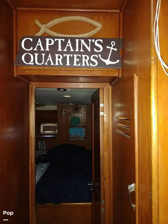 1967 Hatteras 38 tri-cabin