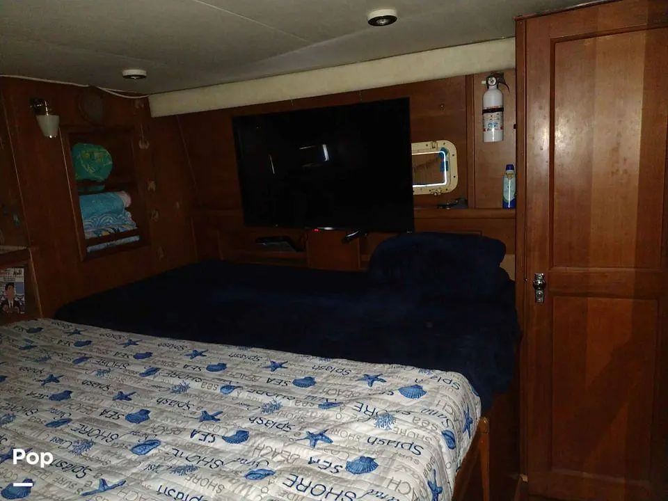 1967 Hatteras 38 tri-cabin