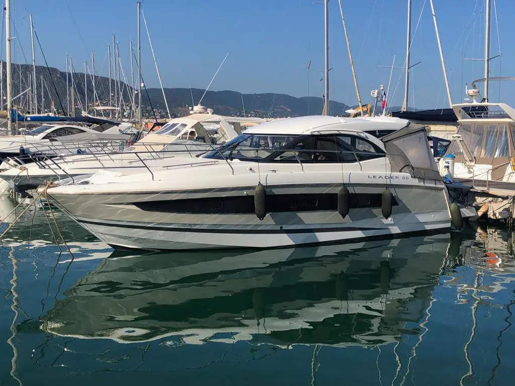 2017 Jeanneau leader 36 sport top