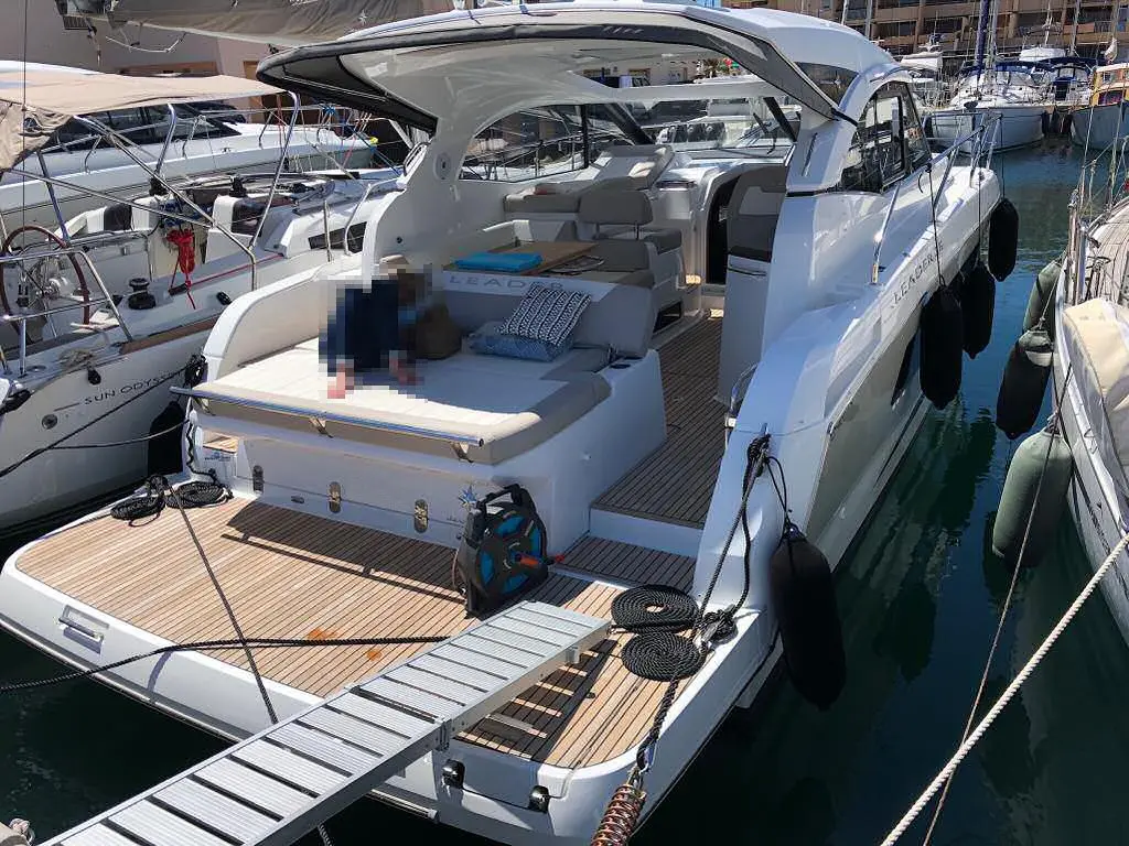 2017 Jeanneau leader 36 sport top