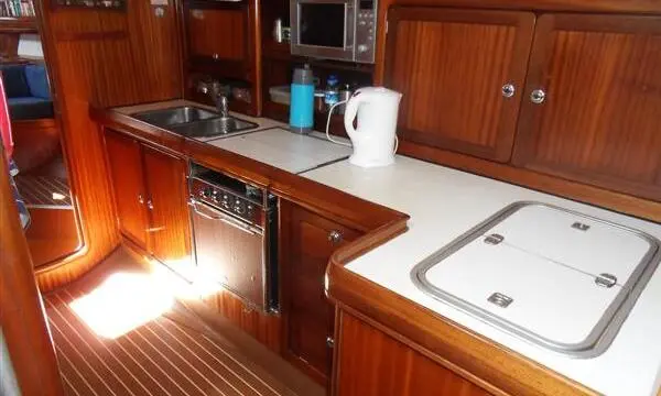 2000 Bavaria 47 ocean