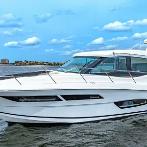 2023 Regal 38 XO Seakeeper