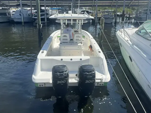 Boston Whaler 32 Outrage