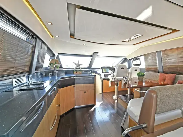 Sea Ray 590 Fly Bridge