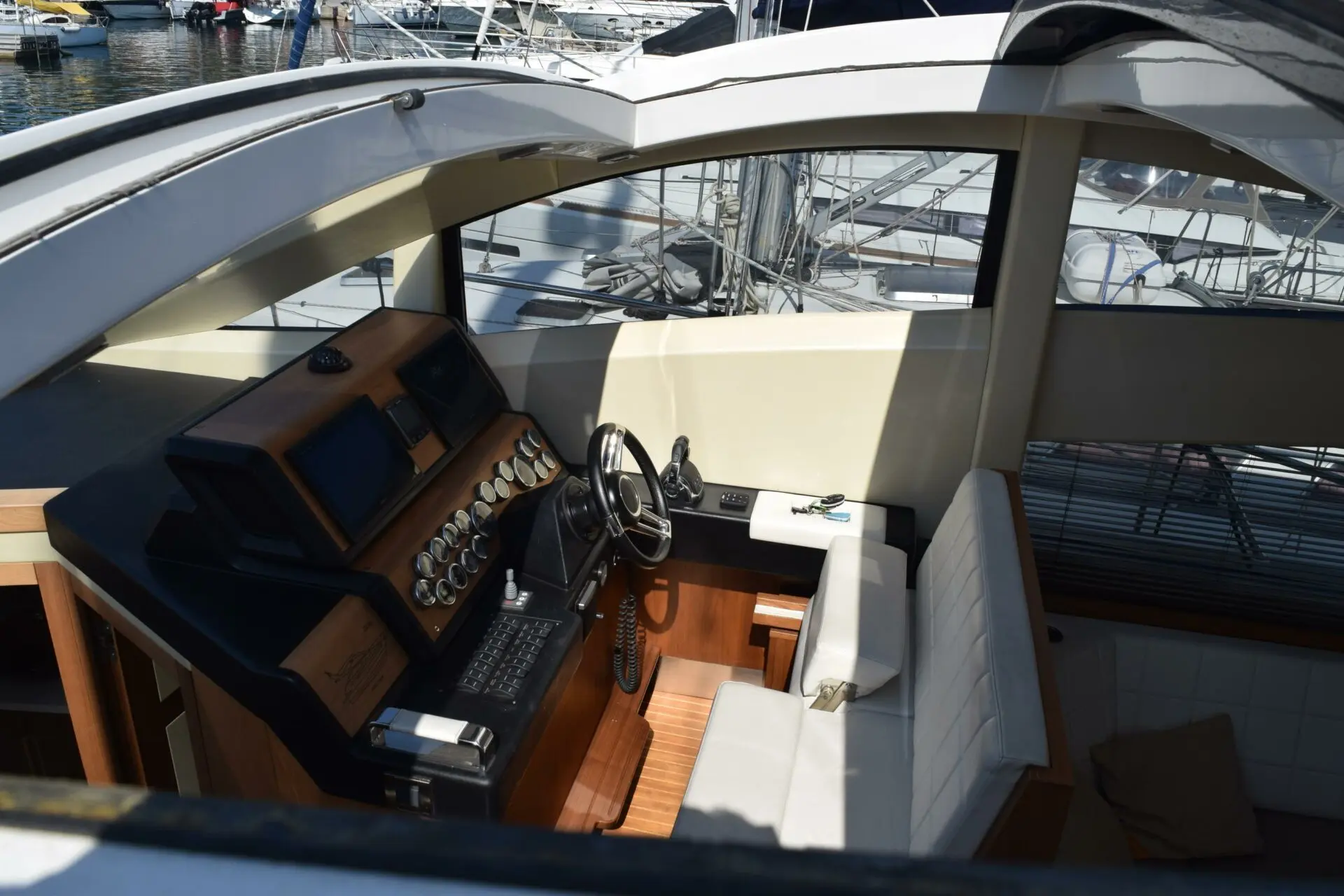 2014 Galeon 430 skydeck