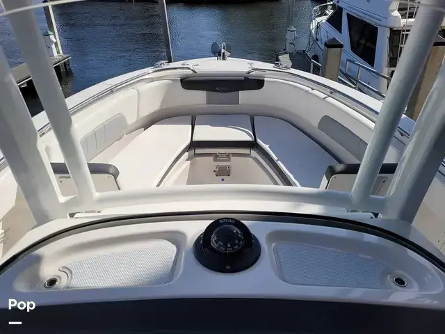 Robalo R242 Explorer