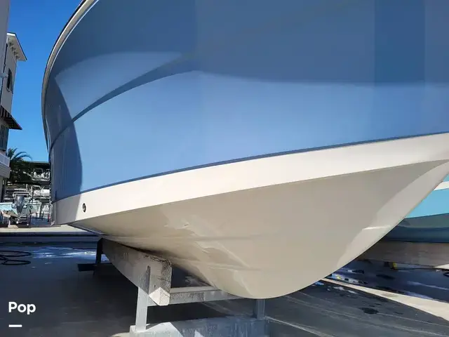 Robalo R242 Explorer