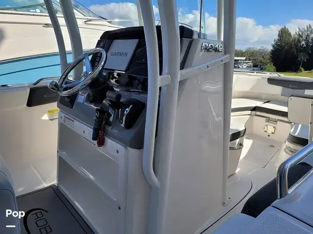 Robalo R242 Explorer