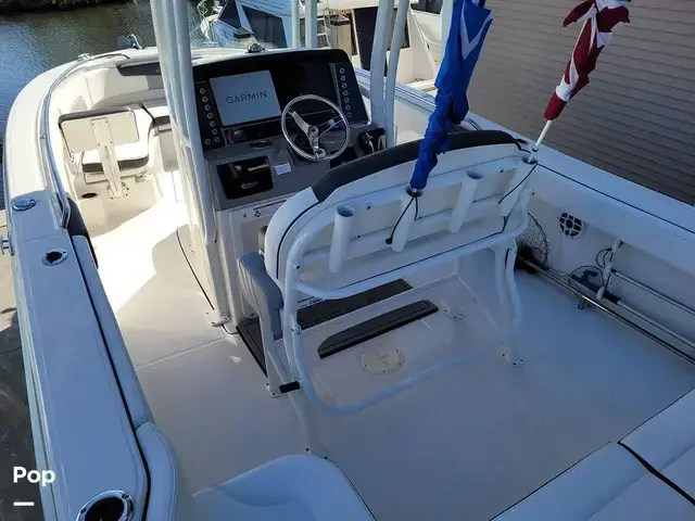 Robalo R242 Explorer