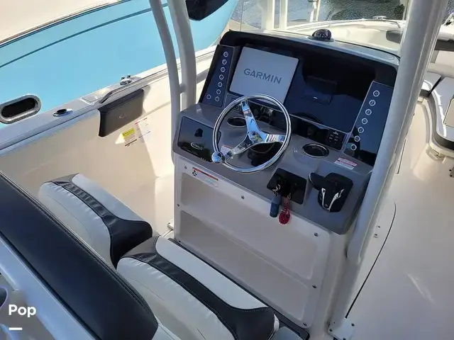 Robalo R242 Explorer