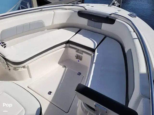 Robalo R242 Explorer