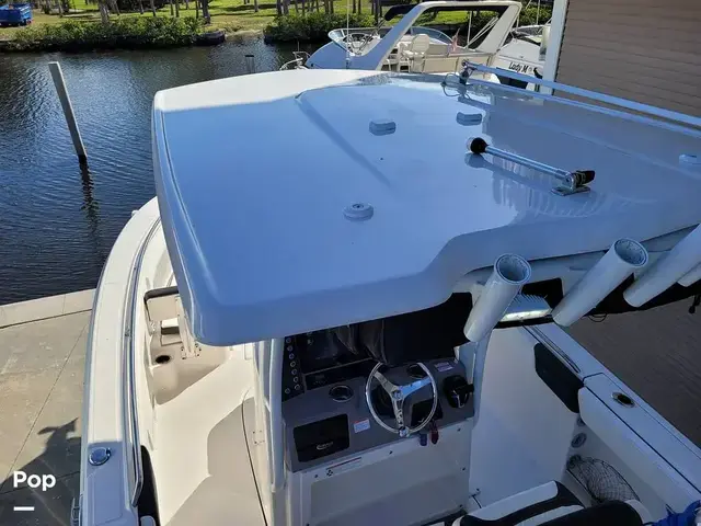 Robalo R242 Explorer