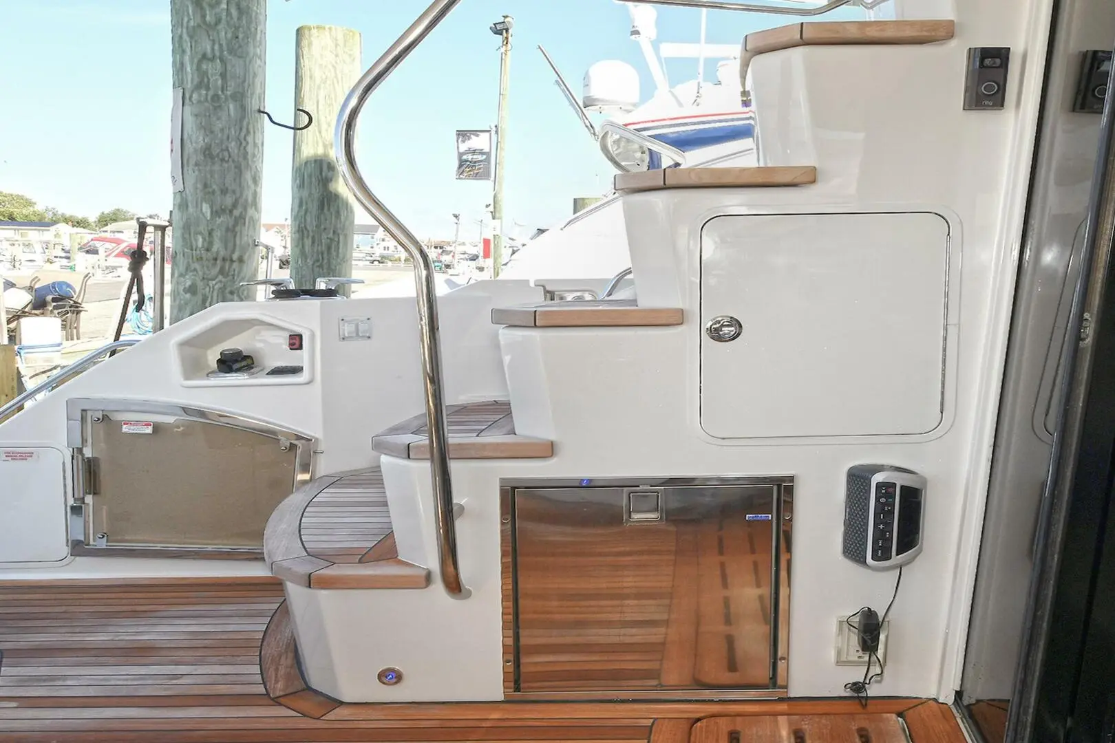 2016 Sea Ray l590