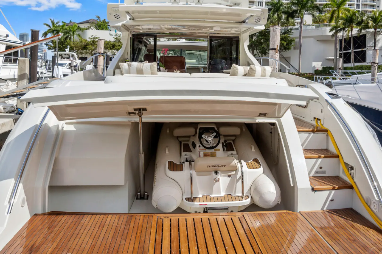 2009 Azimut 68 s