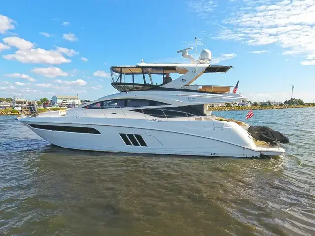 Sea Ray 590 Fly Bridge