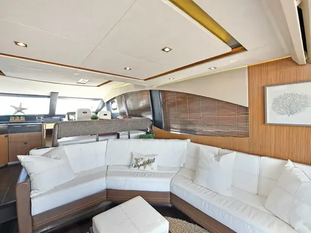 Sea Ray 590 Fly Bridge