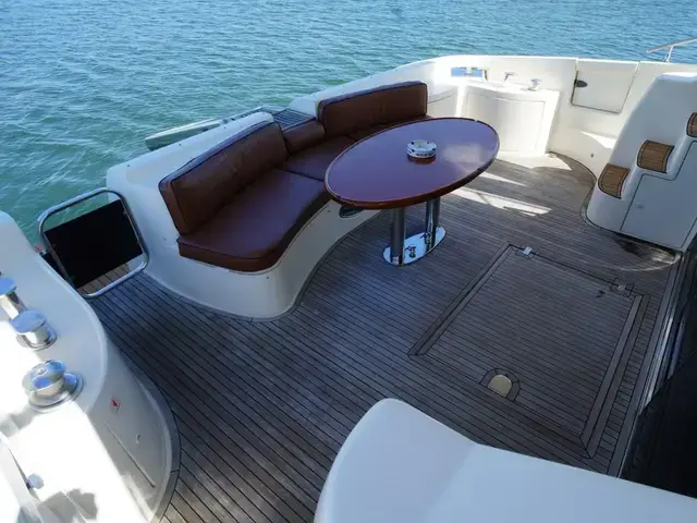 Azimut 62e