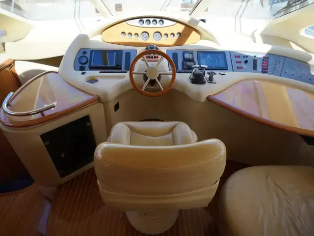 Azimut 62e