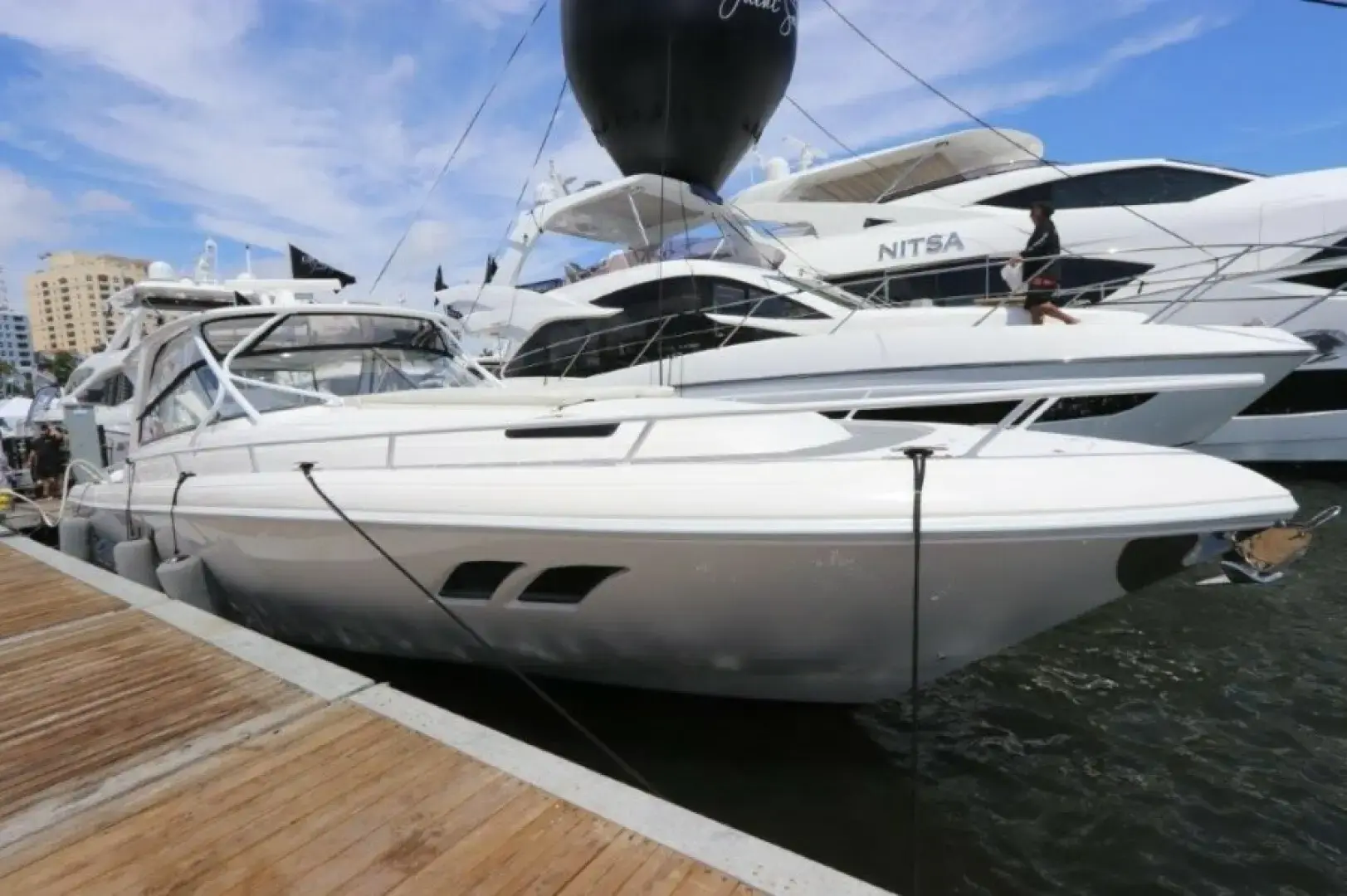 2019 Intrepid 475 sport yacht