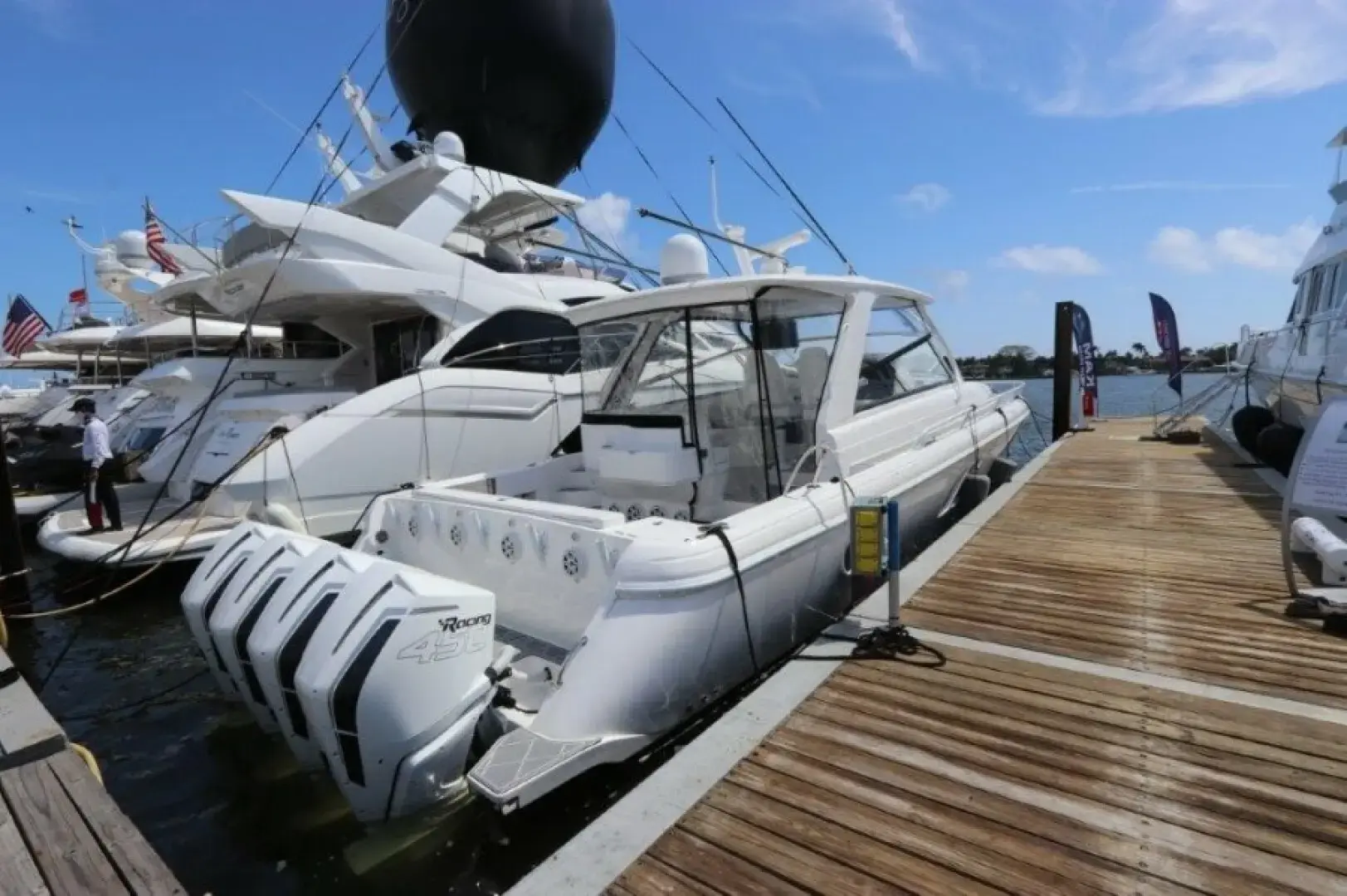 2019 Intrepid 475 sport yacht