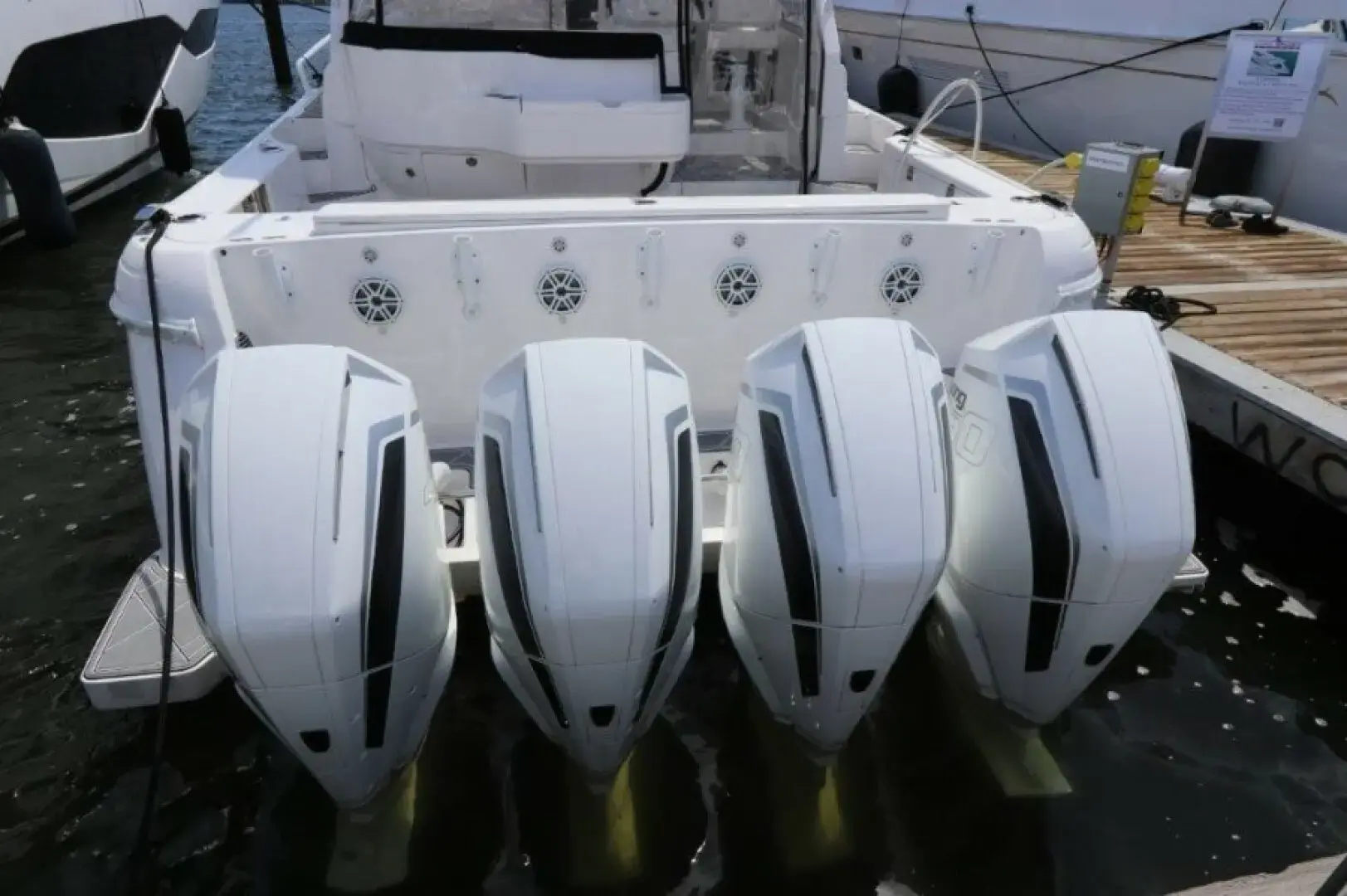 2019 Intrepid 475 sport yacht